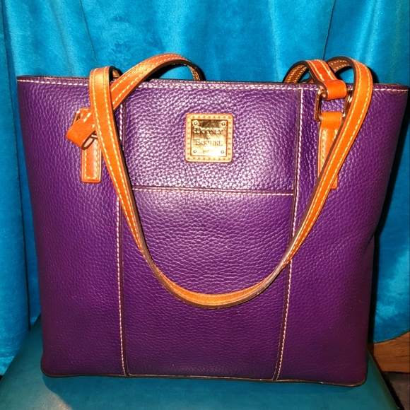 Dooney & Bourke Handbags - Euc Dooney & bourke plum shoulder bag leather